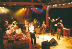 moos98_live1.jpg (13005 Byte)