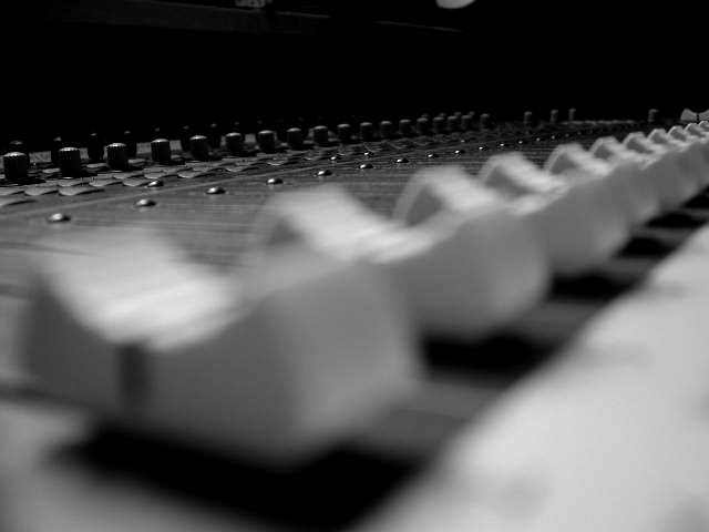 f_studio0306_regler.jpg